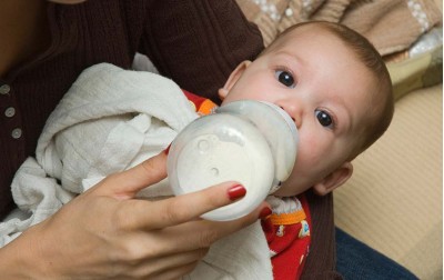 Πως να ταΐσετε το μωρό σας με το μπιμπερό